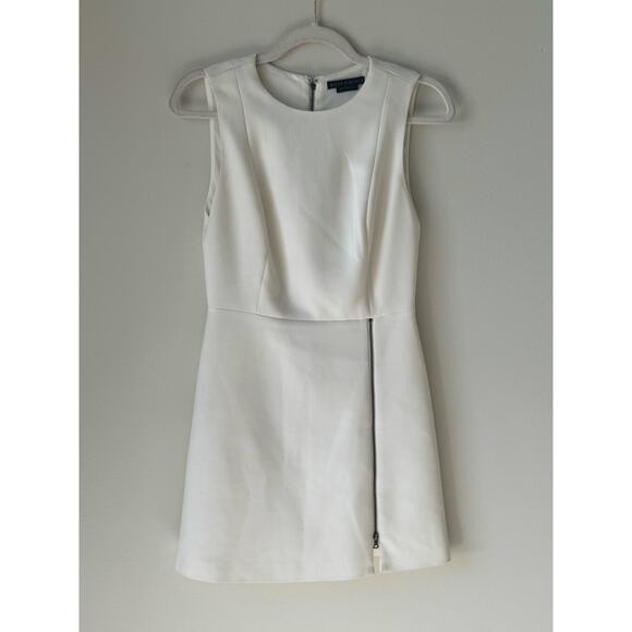 Alice + Olivia Dresses & Skirts - Alice & Olivia Size Two White Zipper Detail Short Dress, Lined and Fantastic!